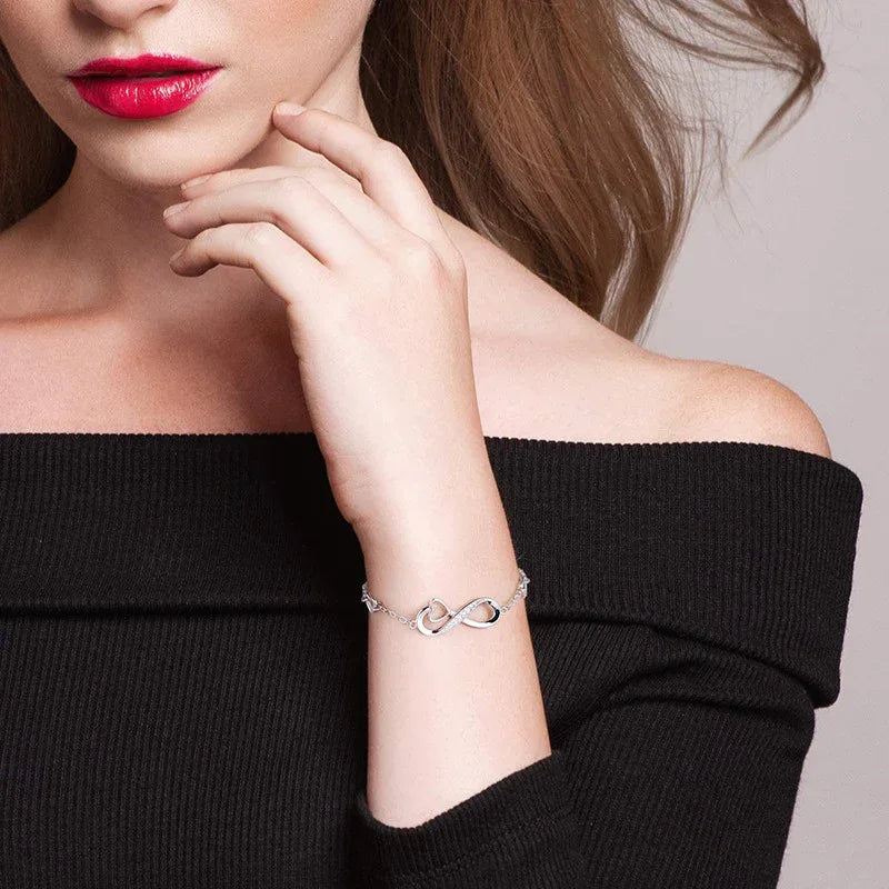 Inlaid 8 Heart-Shaped Bracelet