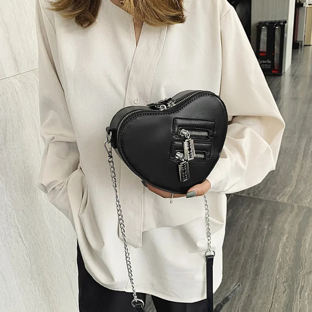 Heart-Shaped Chain Shoulder Bag