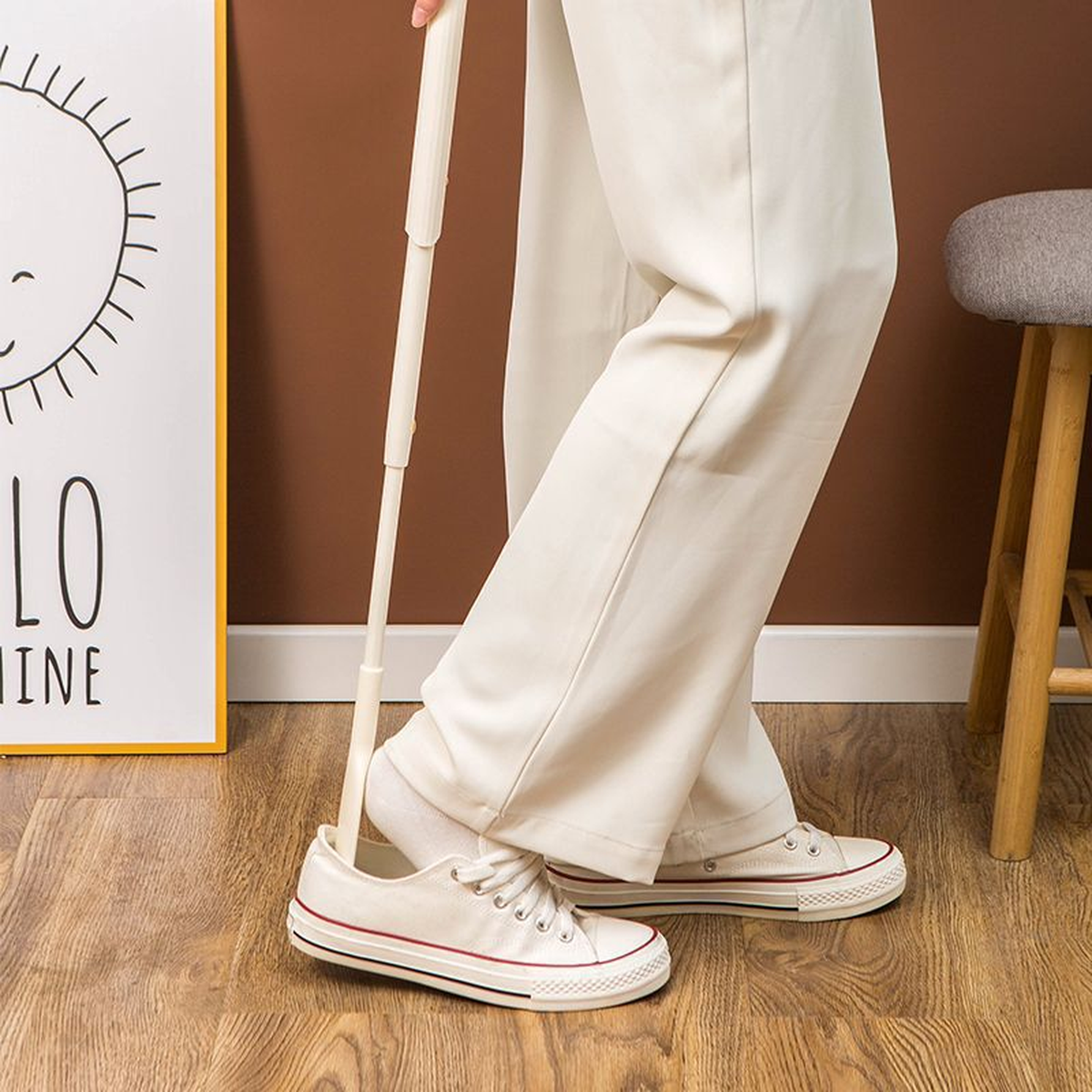 Retractable Long-Handle Shoe Horn