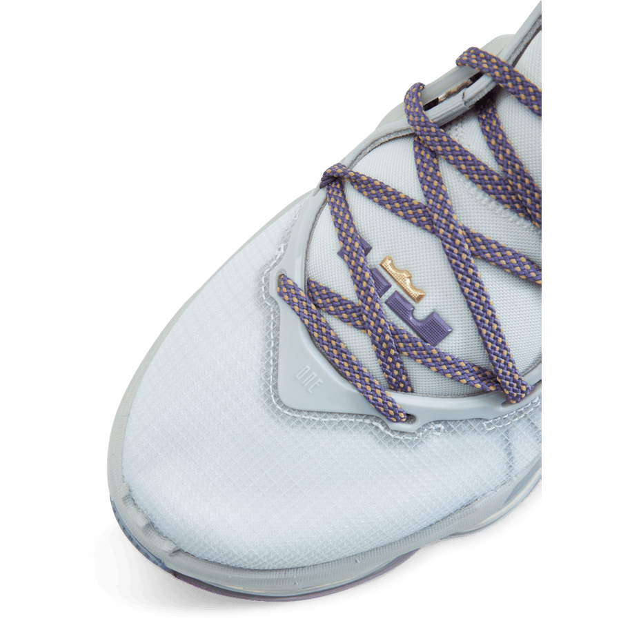 Nike LeBron XIX