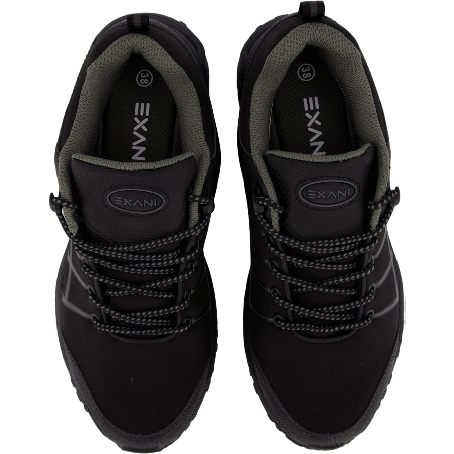 Capitan Low W Black