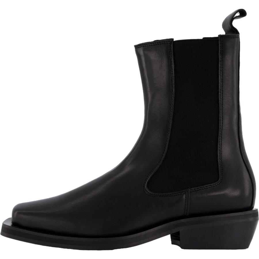 Anine Black