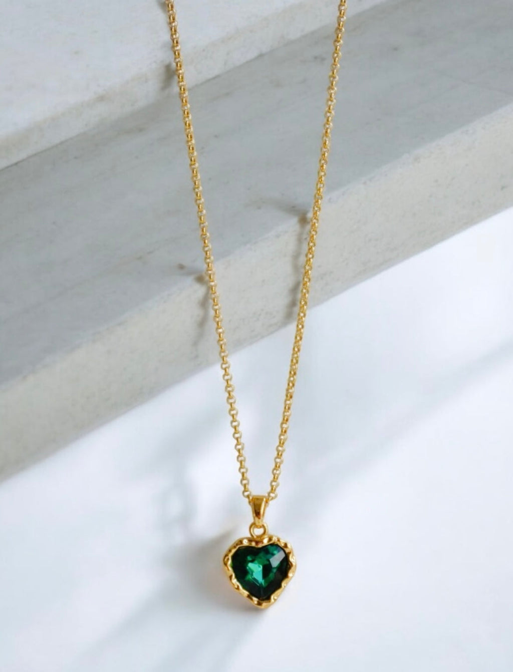 Ariel green heart halsband