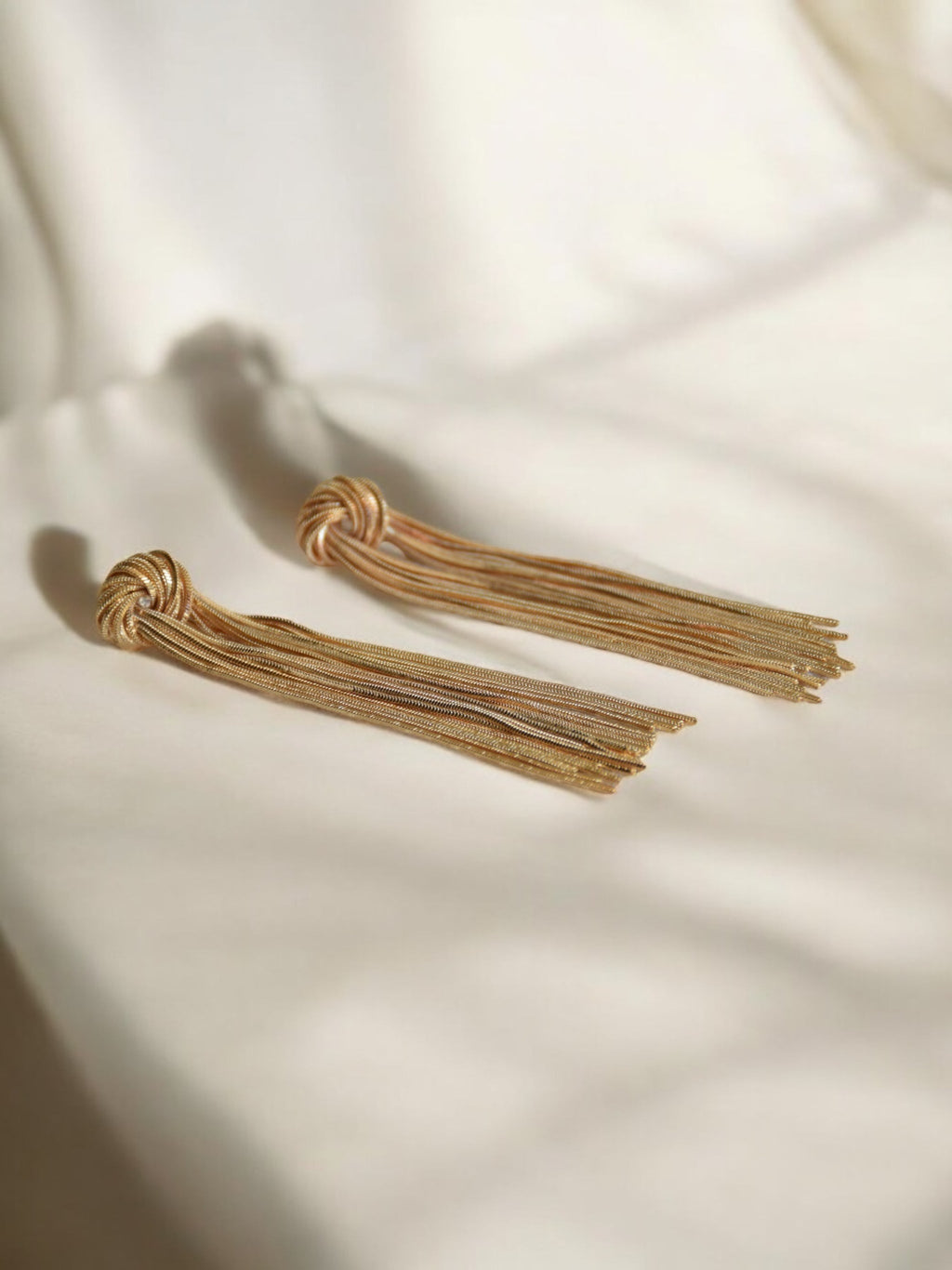 The Victoria earrings gold