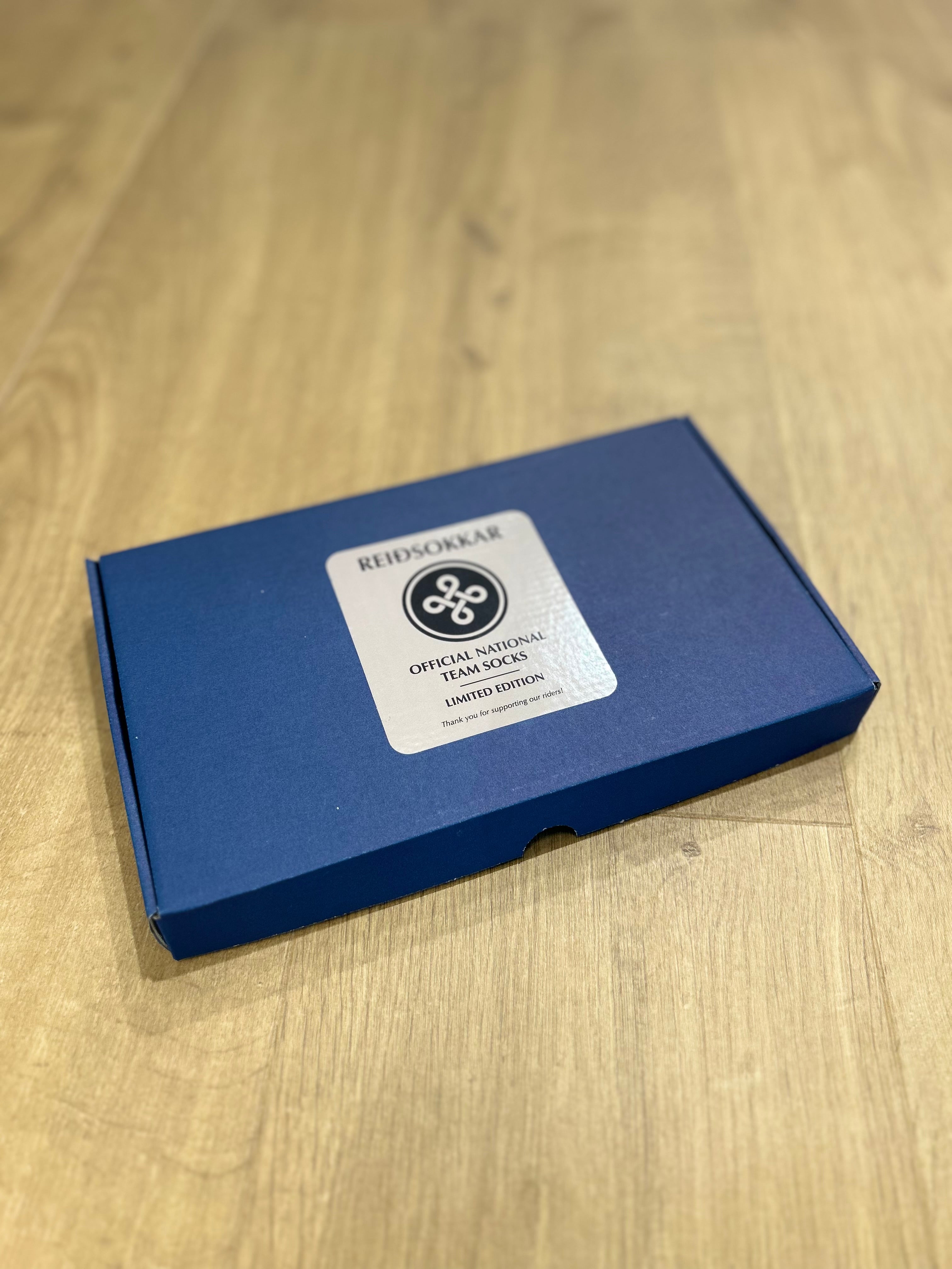 Landslagsstrumpan 2025 – Limited Edition Box von Reidsokkar