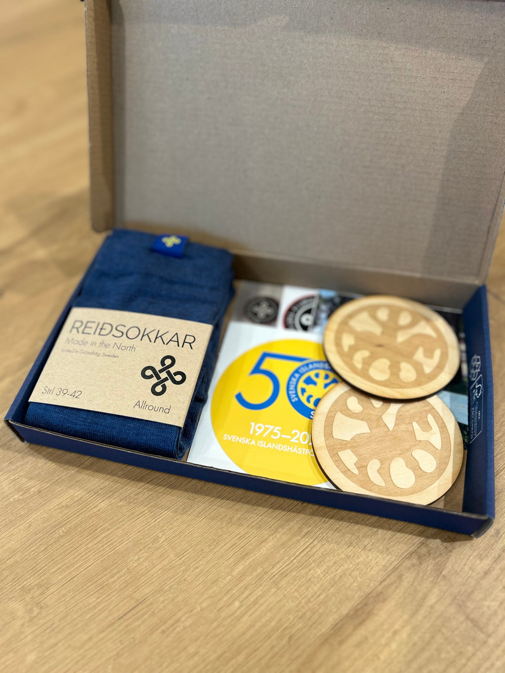 Landslagsstrumpan 2025 – Limited Edition Box von Reidsokkar
