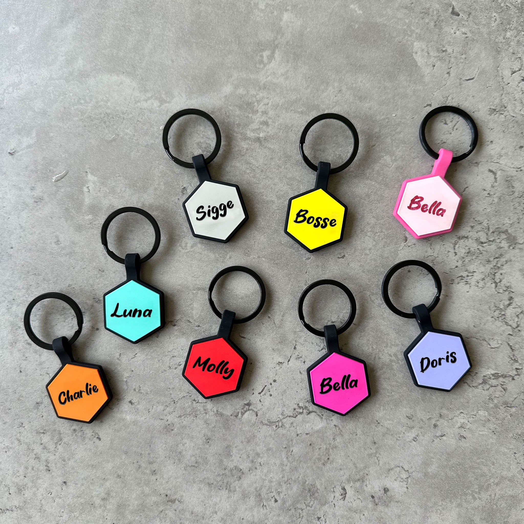 Turkos namnbricka till hund - Typsnitt Tea