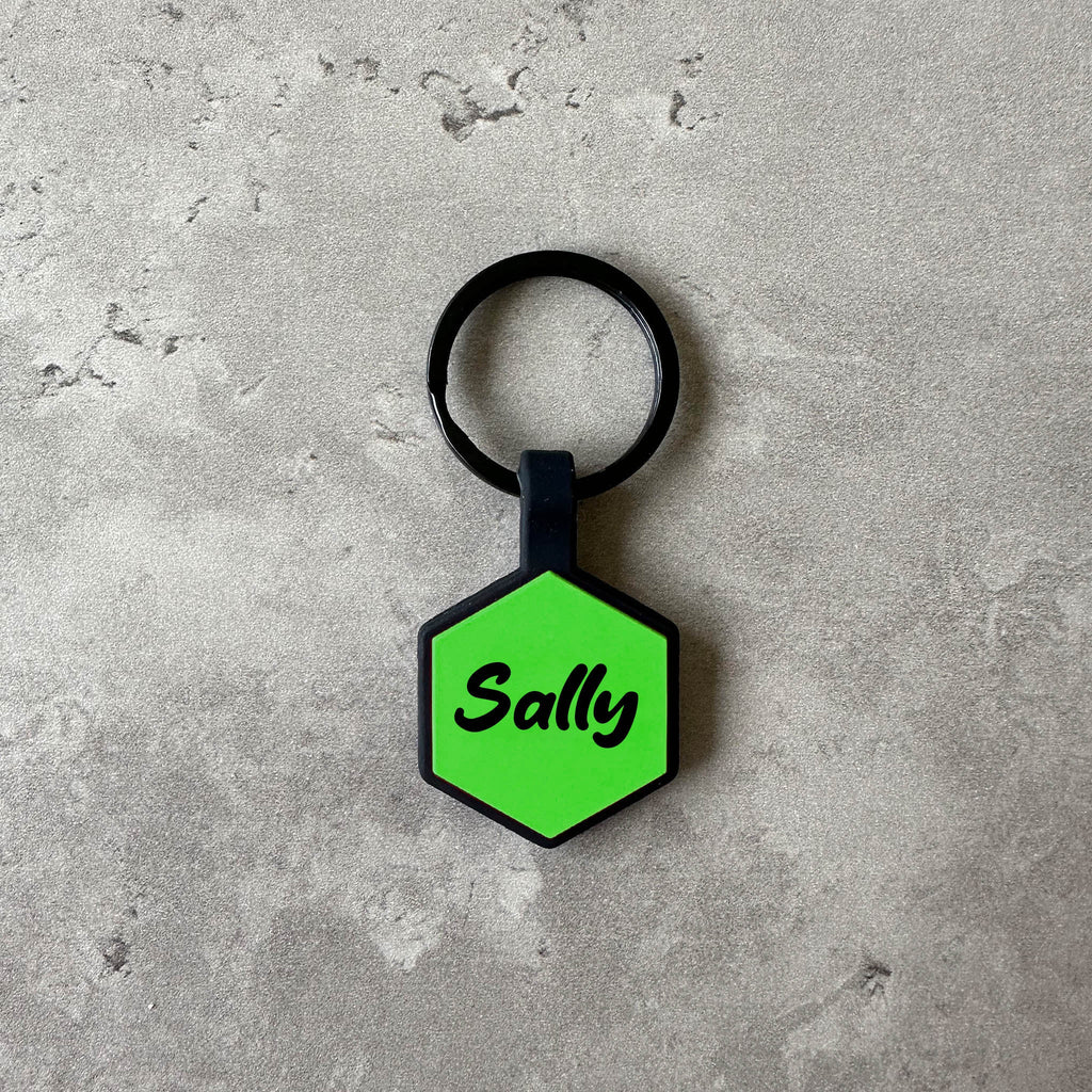 Grön nambricka till hund - Typsnitt Tea