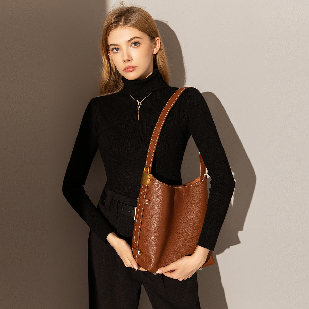 Essential Leather Bucket Bag-6